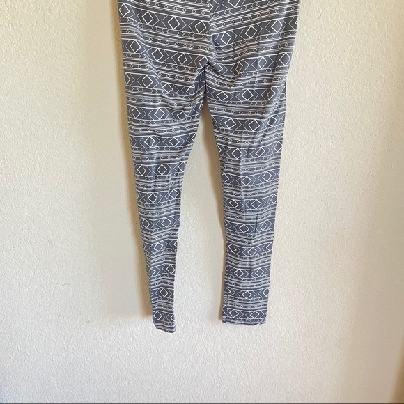 NWT Victoria’s Secret PINK Gray Fashion Leggings - Picture 6 of 8